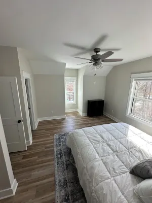 Stunning 4-bedroom house with amazing outdoor space and dock in Double Springs.