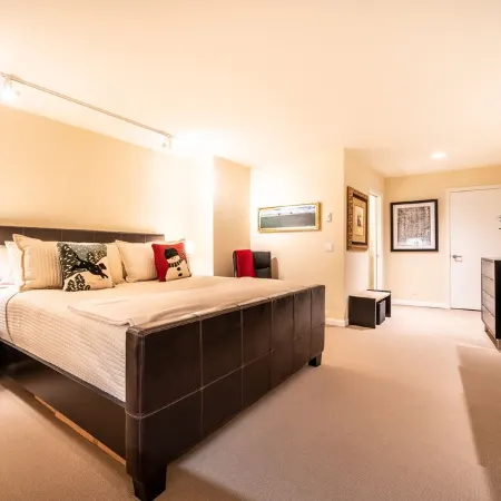 Wonderfully Appointed 3BR Condo - Seasons at Avon - Walk to Riverfront Gondola!
