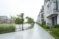 Little BnB Hotels in Kosambi