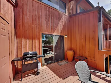 Whispering Bluff #101 Отели в г. Руидозо