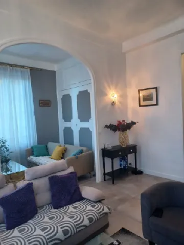 Perle D'azur: Appartement de 56 m2, Charme Avec Plafonds Majestueux, à Grasse"