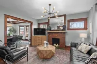 Westport Central w/ King Beds Mins to 39th St and Plaza