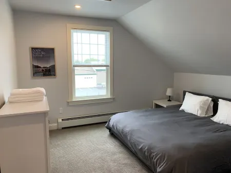 Recently renovated 3Bdm 2Bth APT in downtown Bar Harbor/Acadia National Park Отели рядом с достопримечательностью «Библиотека Джесап Мемориал»