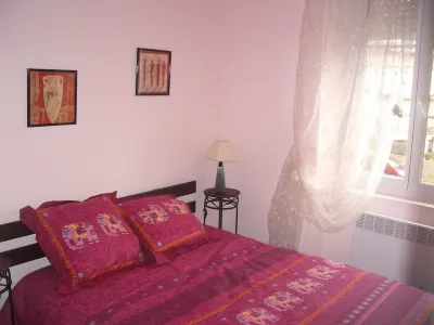 Apartment 2-3 people. near the port of Saint Valery en Caux Hotels near Falaise d'Amont