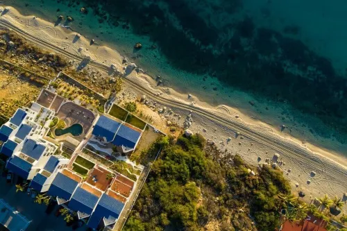 Tranquil and Relaxing Beachfront Condo with Exceptional Views!