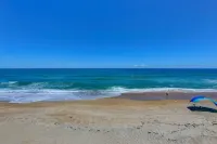 6 Bed Oceanfront Home in Obx w/ Hot Tub!