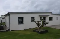 Maison Neuve, 400m de la Plage, 500m du Bourg, Location à la Semaine,
