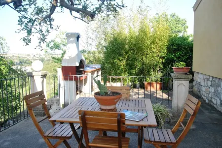 "Terrace on the Archaeological Park"