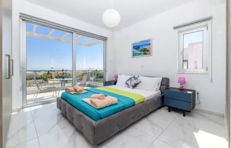 Mylos Lifestyle Seaview Villa #15 Отели рядом с достопримечательностью «Fig Tree Bay Wake School - Wakeboarding, Wakesurfing, Вейксерф Кипр»