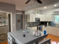Boutique Condo, Anchor floor, 3 bdrm en-suite baths 120 step 2 beaches