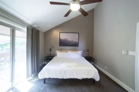 Ski Home with Hot Tub and King Beds