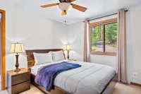Lake House with HOT TUB/Pet-Friendly/Trail Access/WIFI