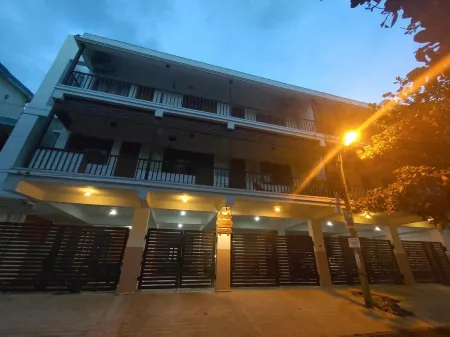 luxurious apartment in french quarter close to the promenade beach Отели рядом с достопримечательностью «Pondicherry french city (White Town)»