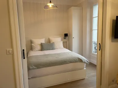 New air-conditioned 2-room apartment in the center of town + parking. Hotels in Prado - Republique