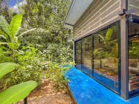 Butterfly Buddha Bungalow in the Playa Negra Jungle โรงแรมใน