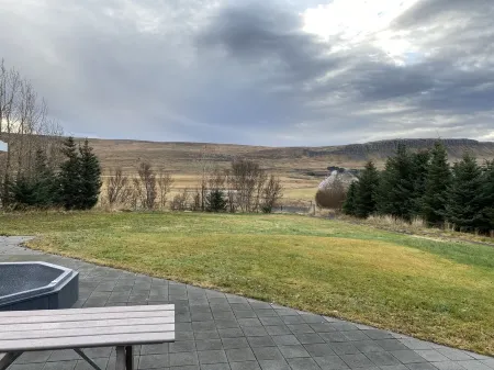 Luxury farmhouse w/hot tub Отели в г. Borgarbyggd