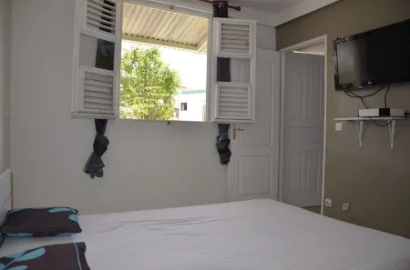 Beautiful F2, jaccuzi, near beach (5mn walk)