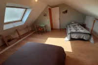 Quiet gite with garden 300 m from Le Guichet rer station