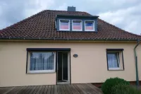 Gästehaus Barbara mit Garage in 26919 Brake Hotels near Kirchhammelwarden