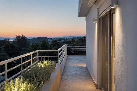 Vouliagmeni Exclusive Residence