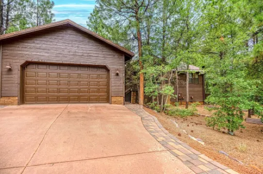 Cardinal Landing Cabin in Torreon w/AC, Furnished Deck, Grill & Firepit