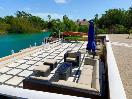 Waterfront Villa, Private Pool & Kayaks