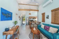2BR - 2BTH Beach House w/ Pool