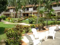 Fabulous Villa 1 Block from Flamingo Beach
