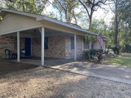 The Oaks on Colonial Отели рядом с достопримечательностью «Университет Юг Алабама»