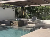 Private 2nd Floor Suite w/outdoor kitchen. Sweeping Ocean Views. Max. 2 people