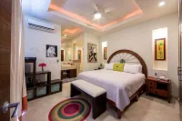 Luxury Condo in Old Town, 2 Blocks from the Beach