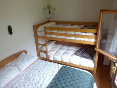 Modest apartment in the Aragonese Pyrenees mountains. Altruistic rent.