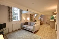 Stylish apartment that combines contemporary chic with character and comfort 格羅斯蒙特住宿飯店