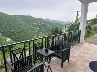 Cozy 1 Bedroom In The Quiet Of Diamond Estate. Equipped With All Amenties.