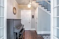 The Leinkauf Beauty-Modern Amenities, Local Charm!