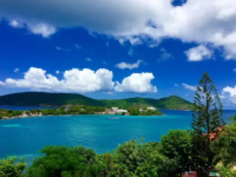 Renovated Amazing Waterfront Escape: Balcony, Paradise At A Great Price! Hotels in Frydendal