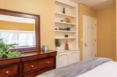 Bright Garden Guest Suite in Los Gatos, Heart of Silicon Valley