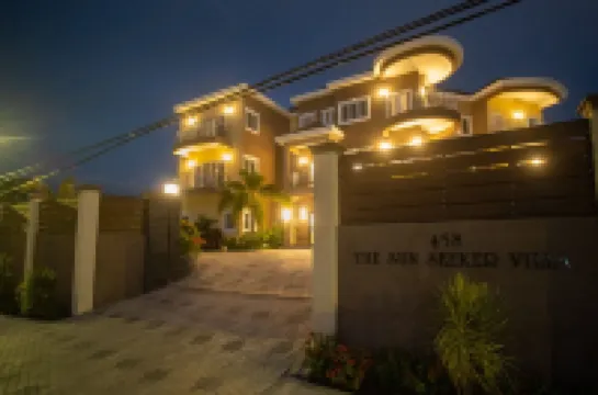 The Sun Seeker Villa Ja 4 BR , fully staffed. Great accommodation for groups. โรงแรมใน