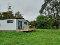 Watch the sunrise and set over the bay.Peaceful, central & dog friendly.