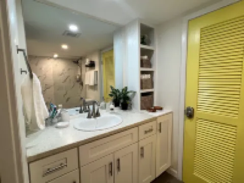 Oceanfront Sunrise Escape + Backup Power & 3 Pools