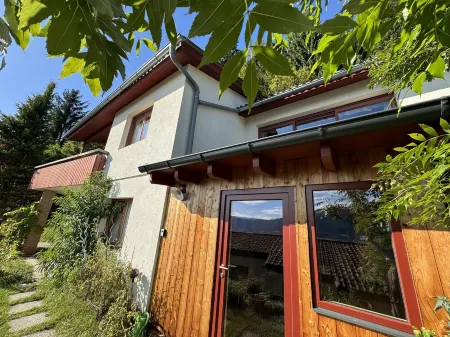 Cozy house with lake view