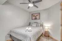 Spacious Condo, Great Location & Mountain Views