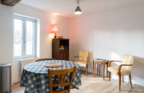 Maison de Caractère Pour Cure Thermale et Tourisme. Bienvenue au Gîte Damona ! Hotels in Bourbon-Lancy