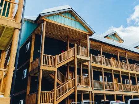 Modern mountain condo on Northstar Mountain licence # STRU 2025-16819 Отели рядом с достопримечательностью «Kimberley Alpine Resort»