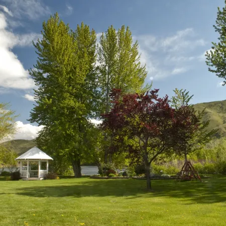 Warm Springs Inn & Winery
