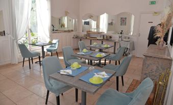 Logis - Hostellerie le Chatel Nangis
