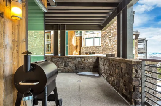 Premium Five Bedroom Suite 5 Apartment Hotel by Redawning