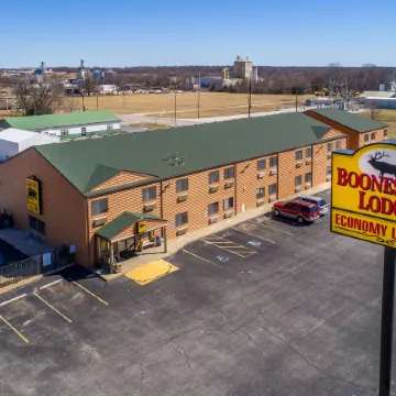 Booneslick Lodge - Neosho