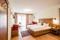 Hotel Gasthof Bayrischer Löwe Hotels in Künzing