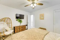 Near Detroit Metro Area New Baltimore Home! - Homestays